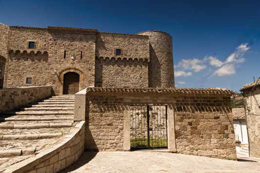 Il Castello Angioino di Civitacampomarano