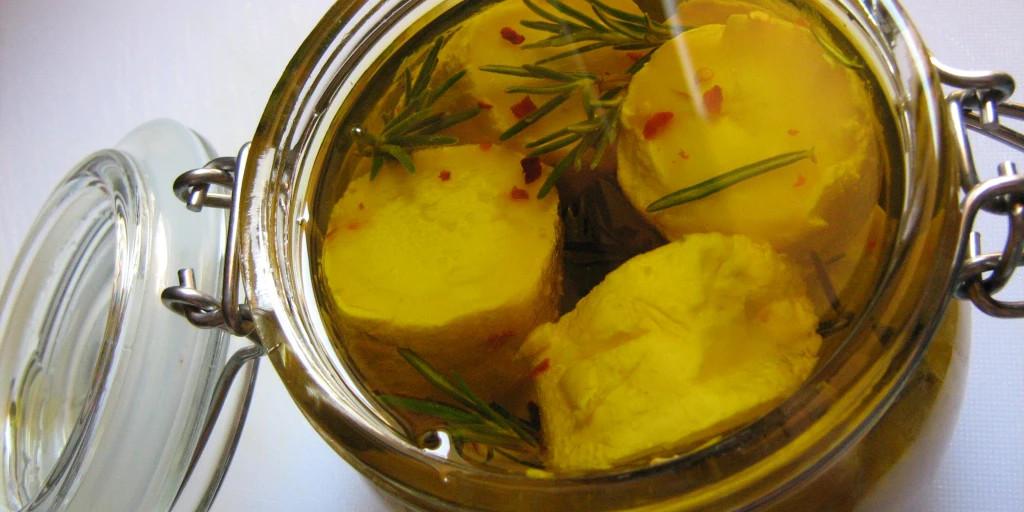 Caprini sott’olio alle erbe aromatiche