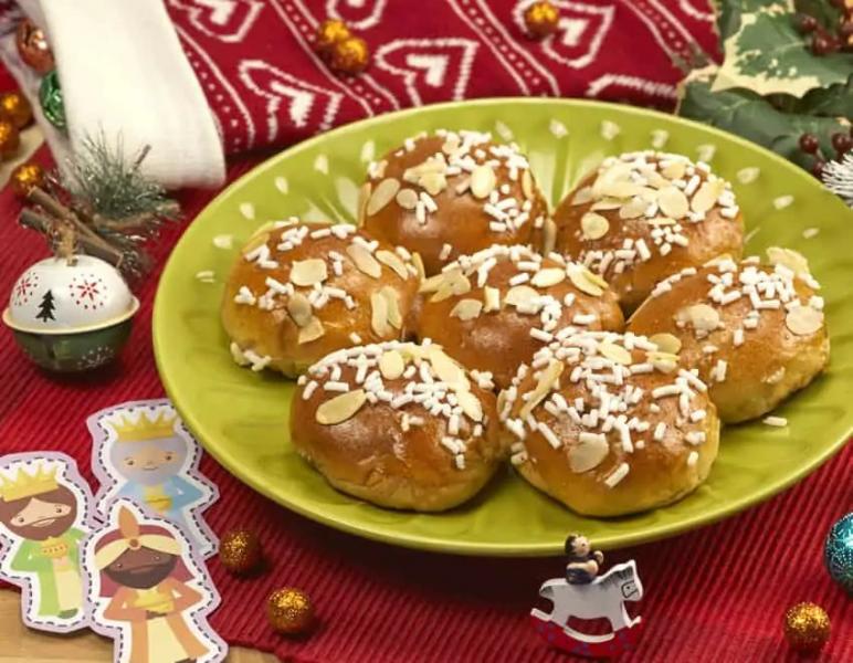 Corona dei Re magi con scaglie di mandorle