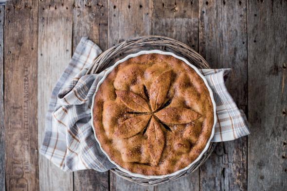 Crostata di mele e prugne