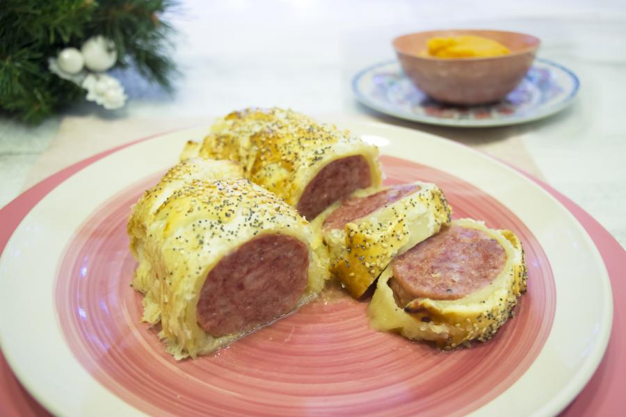 Cotechino in sfoglia con salsa di zucca allo zenzero