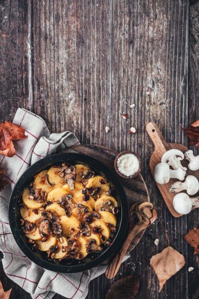 Gnocchi alla romana  di polenta con funghi  e nocciole