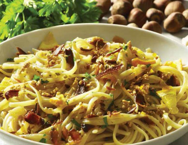 Linguine con bottarga, arance e nocciole