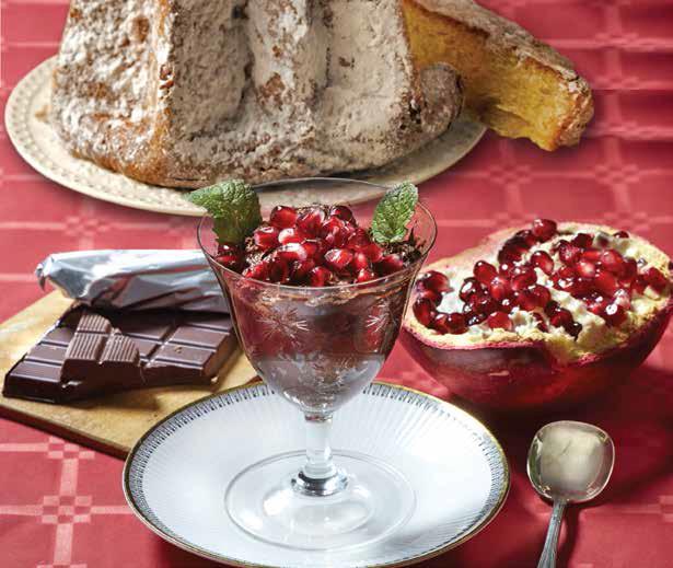 Mini mousse di cioccolato, pandoro e melagrana