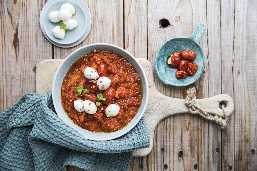 Pappa al pomodoro  con datterini freschi