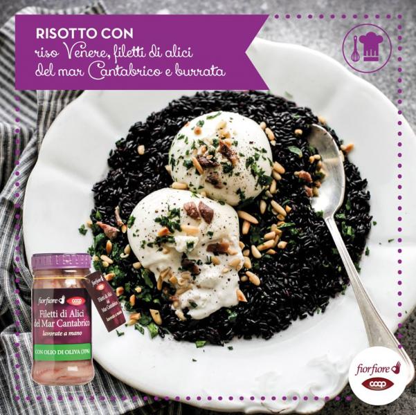 Risotto con riso Venere, filetti di alici del mar Cantabrico e burrata