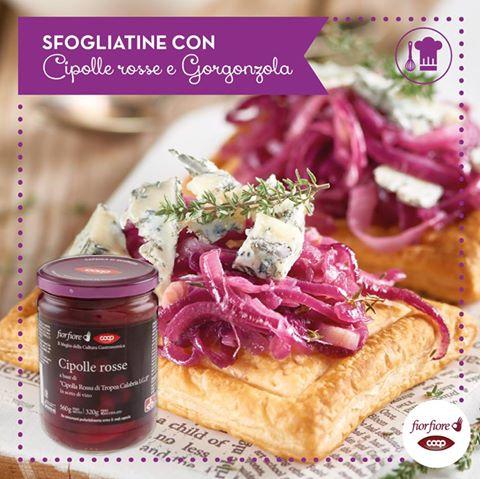 Sfogliatine con cipolle rosse e gorgonzola